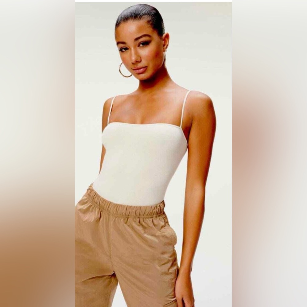 NWT Good American Skinny Strap Seamless Bodysuit in Color: Bone